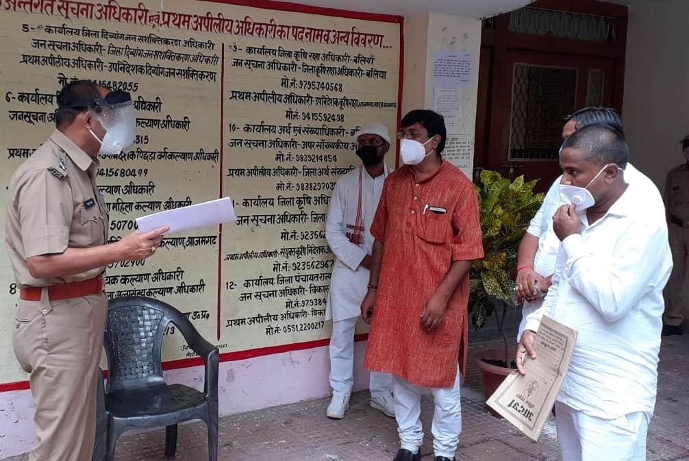 Merchants of the district descended in support of Naam Maniyar president