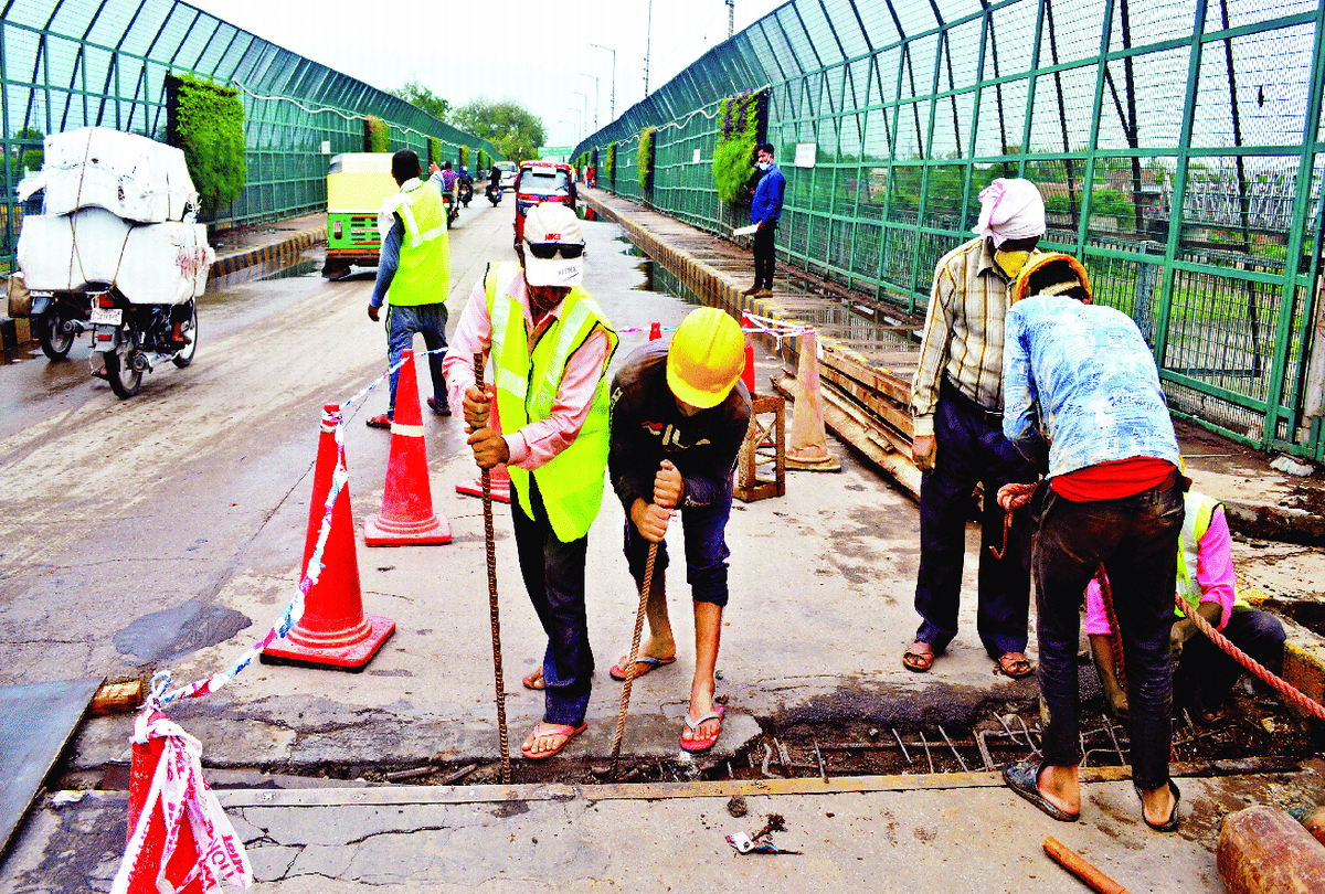 Amar Ujala Impact State Bridge Corporation started repairing the Ambedkar Bridge In Agra