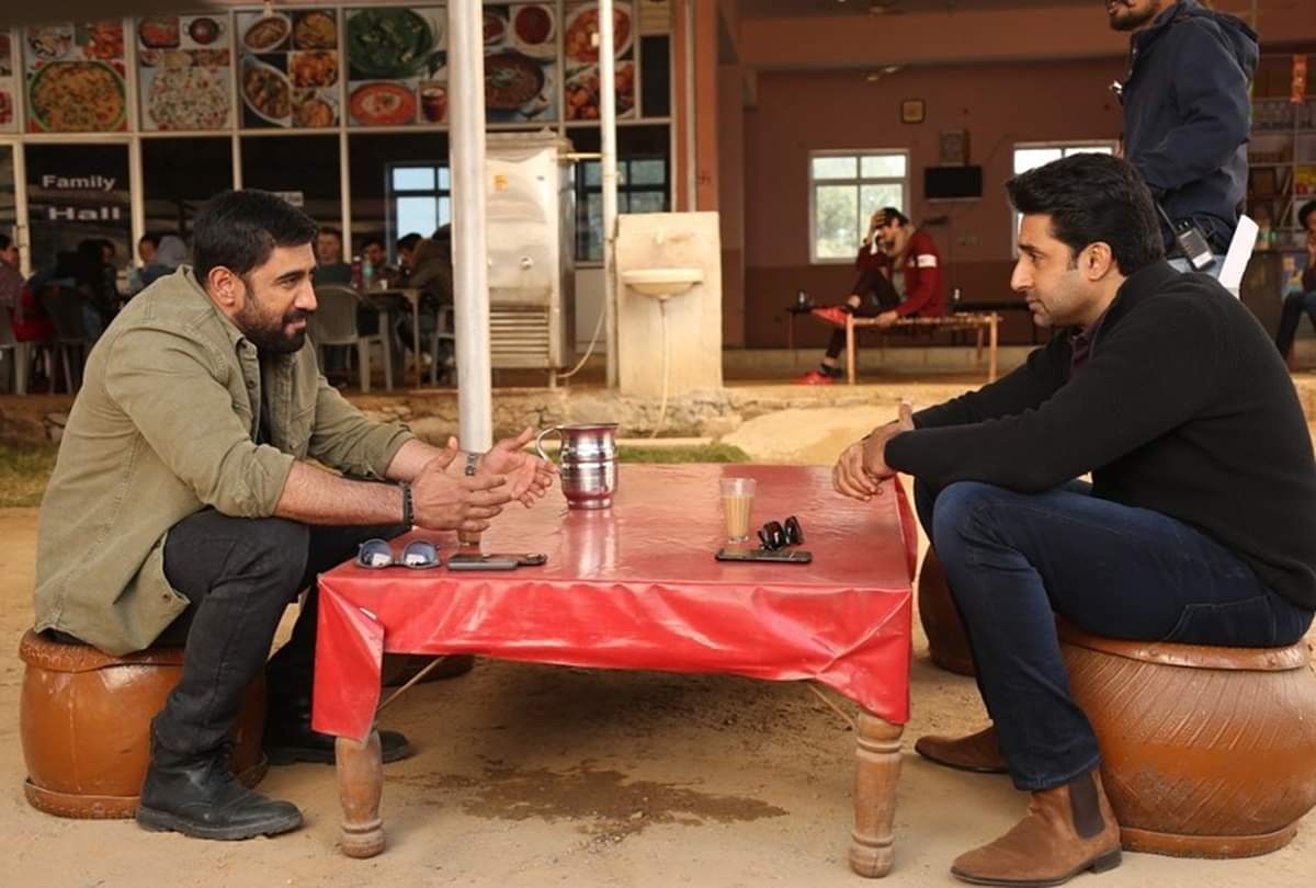 Actor Amit Sadh buys Triumph Tiger 1200 Adventure Motorcycle Know Price Features Spec News in Hindi