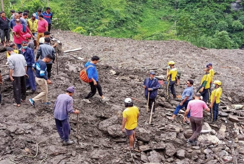 Uttarakhand Flood Disaster in Pithoragarh : Debris cover Whole village