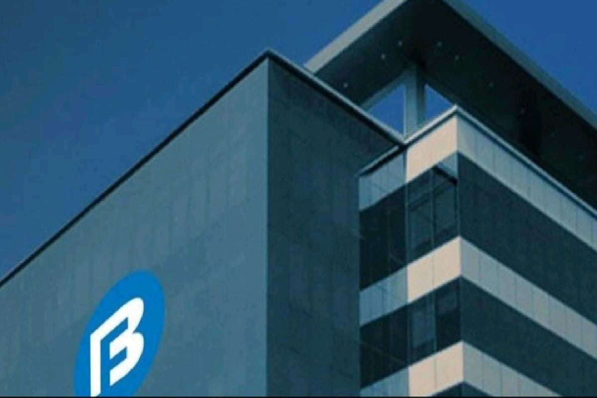 Rahul Bajaj News: Bajaj Finance Q1 results Profit falls 19 percent Rahul Bajaj to step down as Chairman