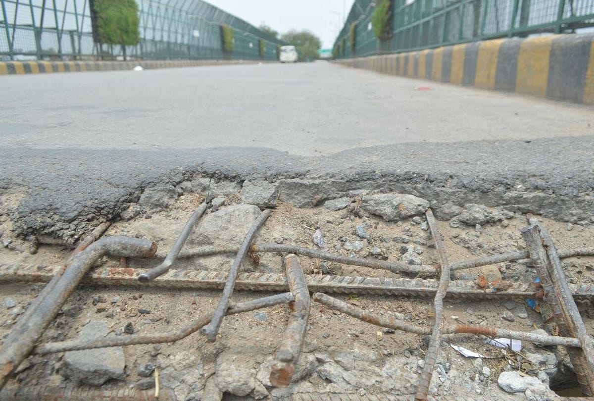Ambedkar Bridge Cracked In Agra Latest News