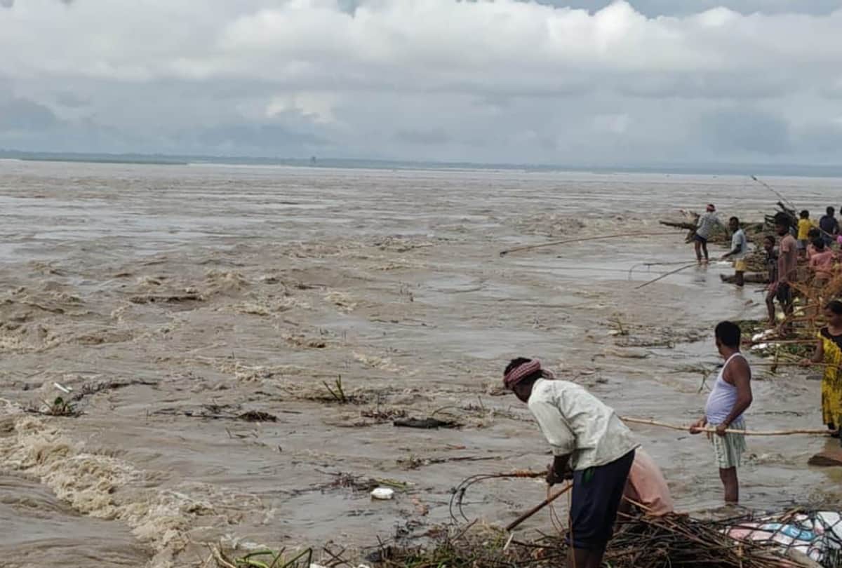 Gandak river flowing 24 cm above danger mark in Kushinagar