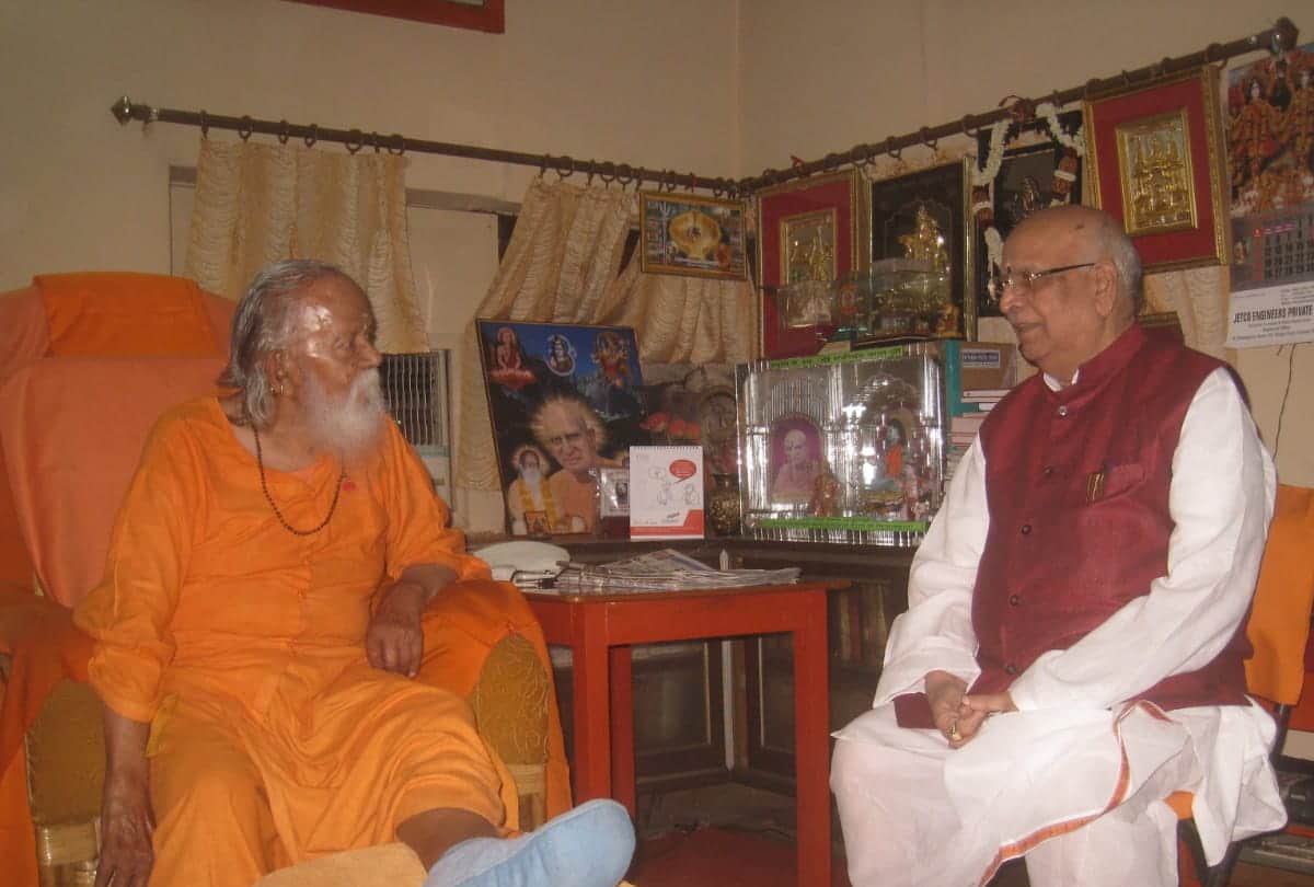 story of MP governor Lalji Tandon connection with gorakhnath temple