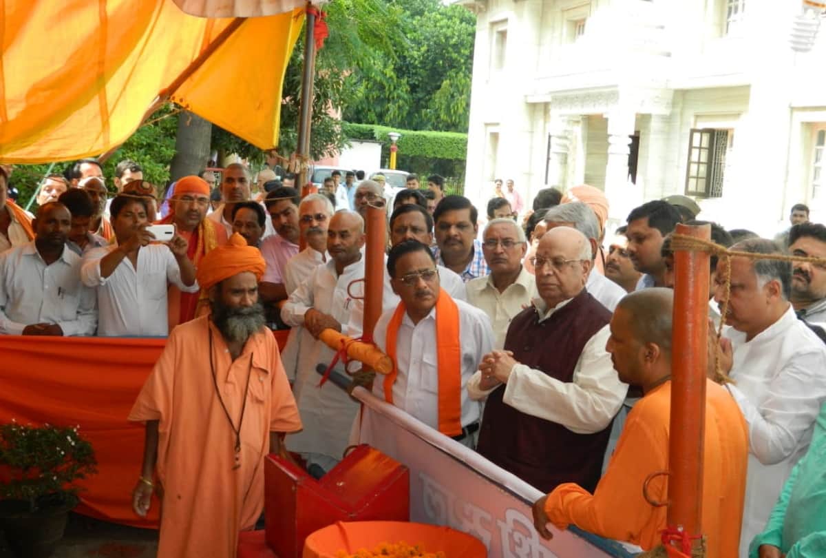 story of MP governor Lalji Tandon connection with gorakhnath temple