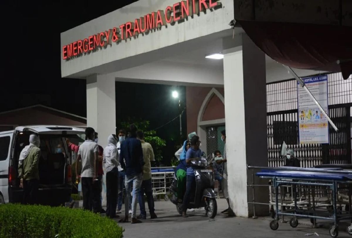 Aligarh muslim university jn medical college ccu ward oxygen supply stopped chaos in hospital