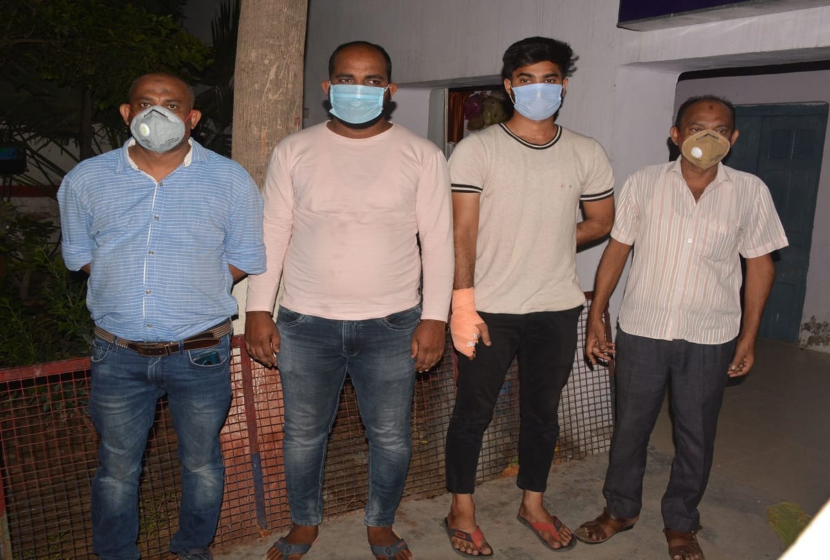 family members of a patient accused for misbehaving with JN medical college doctors