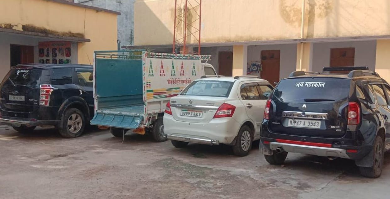 teen vaahanon mein 32 kilo gaanja pakada, chhah giraphtaar