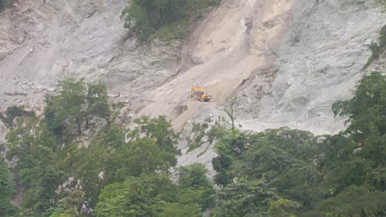Road band in Champawat