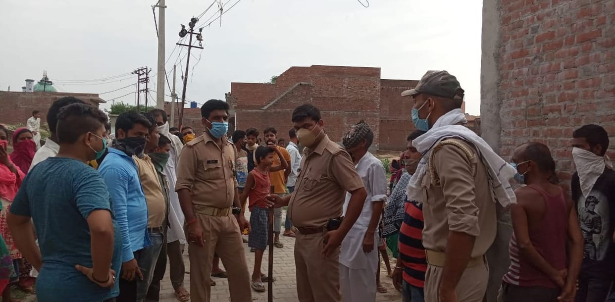 Married woman's body hanged in Farrukhabad