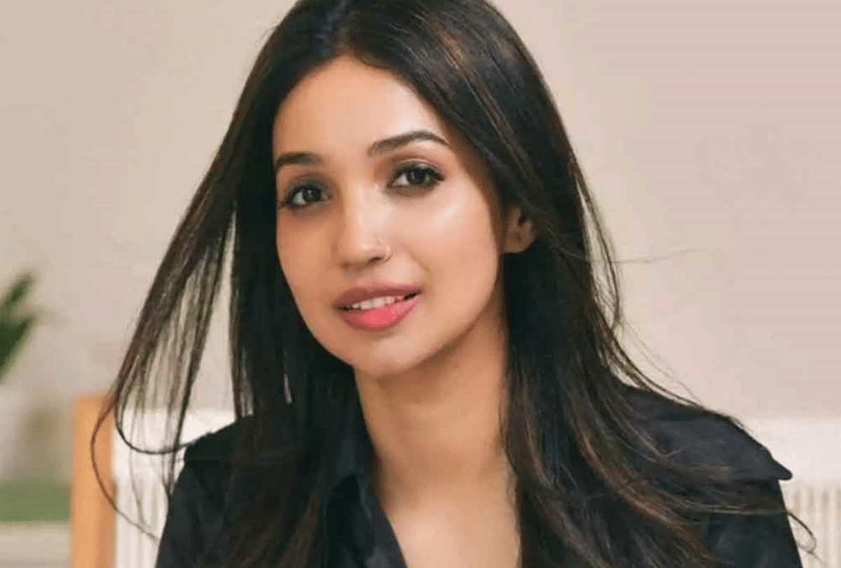 Kriti Sanon Kanika Dhillon meet with Uttarakhand CM Pushkar Singh Dhami Read Details Here