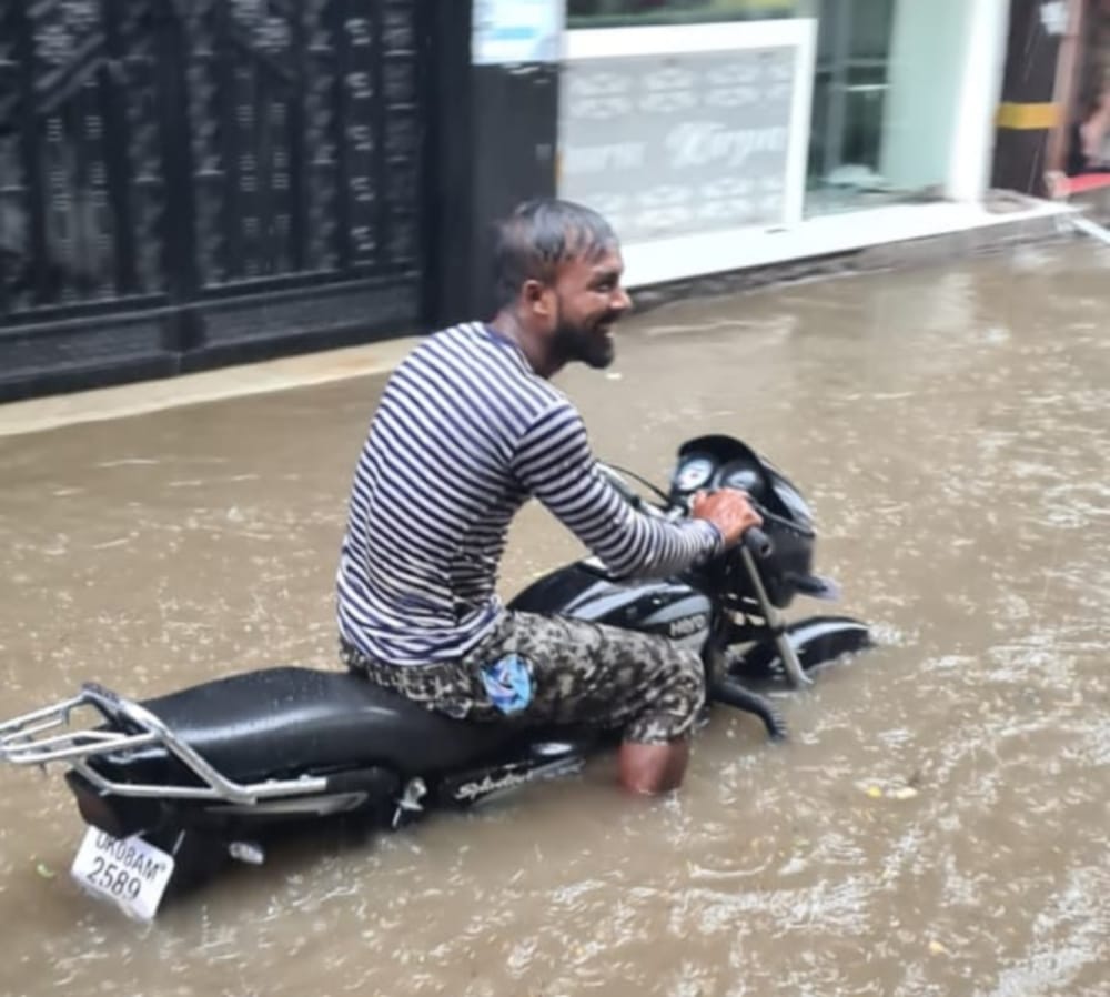 Uttarakhand weather news: heavy rain in Haridwar and Roorkee, water logged in the streets, photos