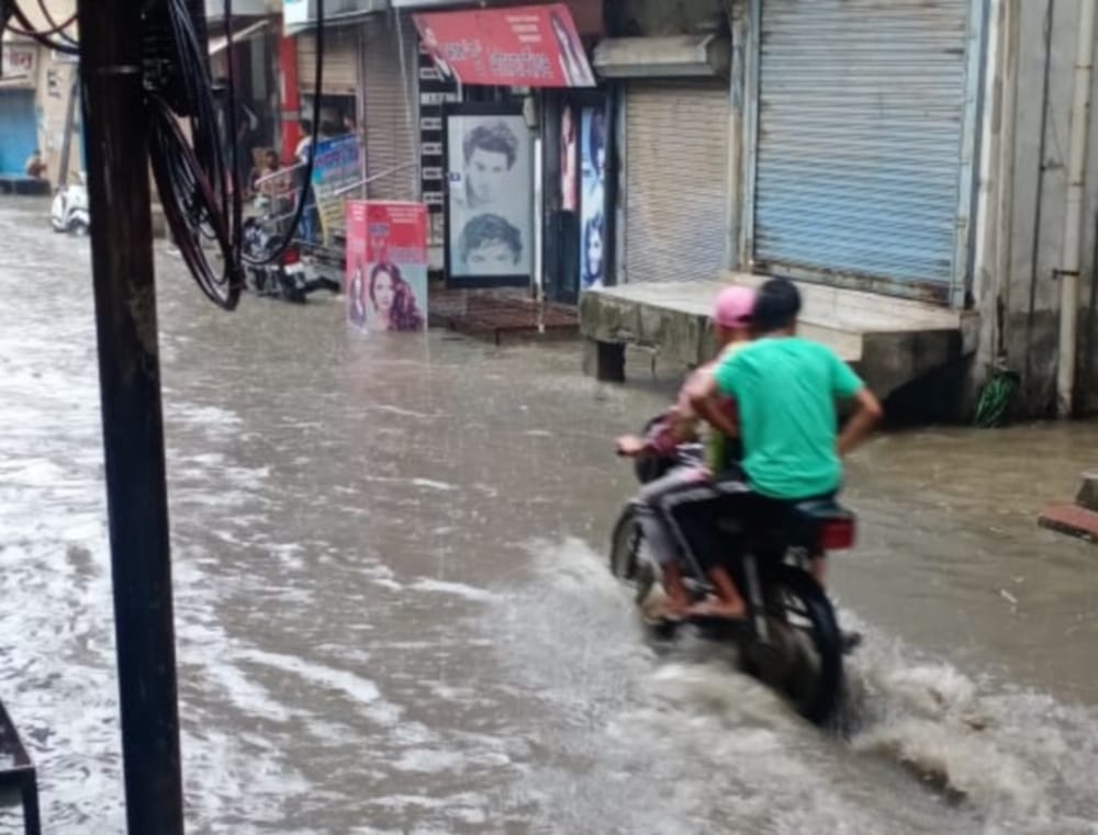 Uttarakhand weather news: heavy rain in Haridwar and Roorkee, water logged in the streets, photos