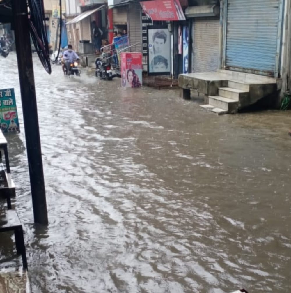 Uttarakhand weather news: heavy rain in Haridwar and Roorkee, water logged in the streets, photos