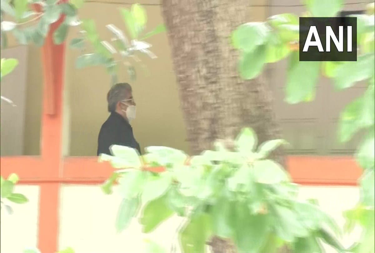 Sushant Singh Rajput Suicide Case Rajeev Masand Arrived Bandra Police Station To Record his Statement