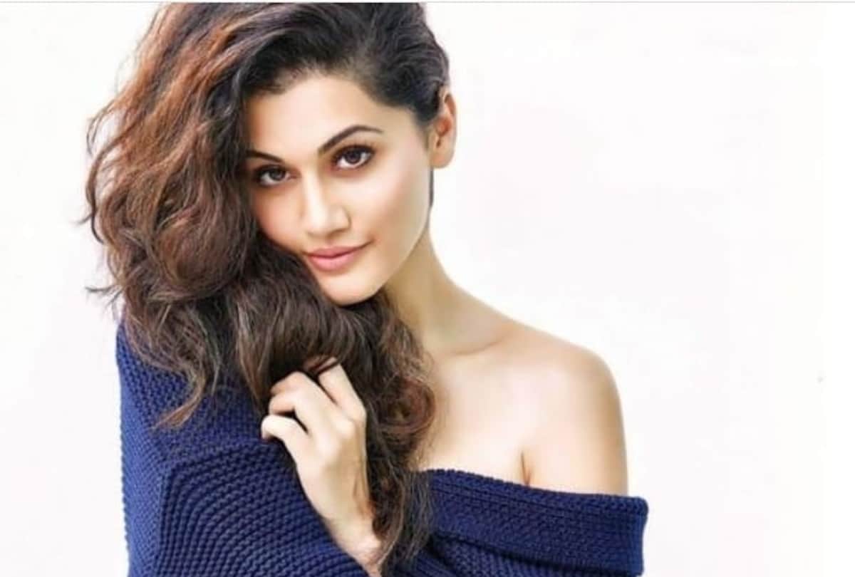 taapsee pannu in backless gown in filmfare awards in hindi