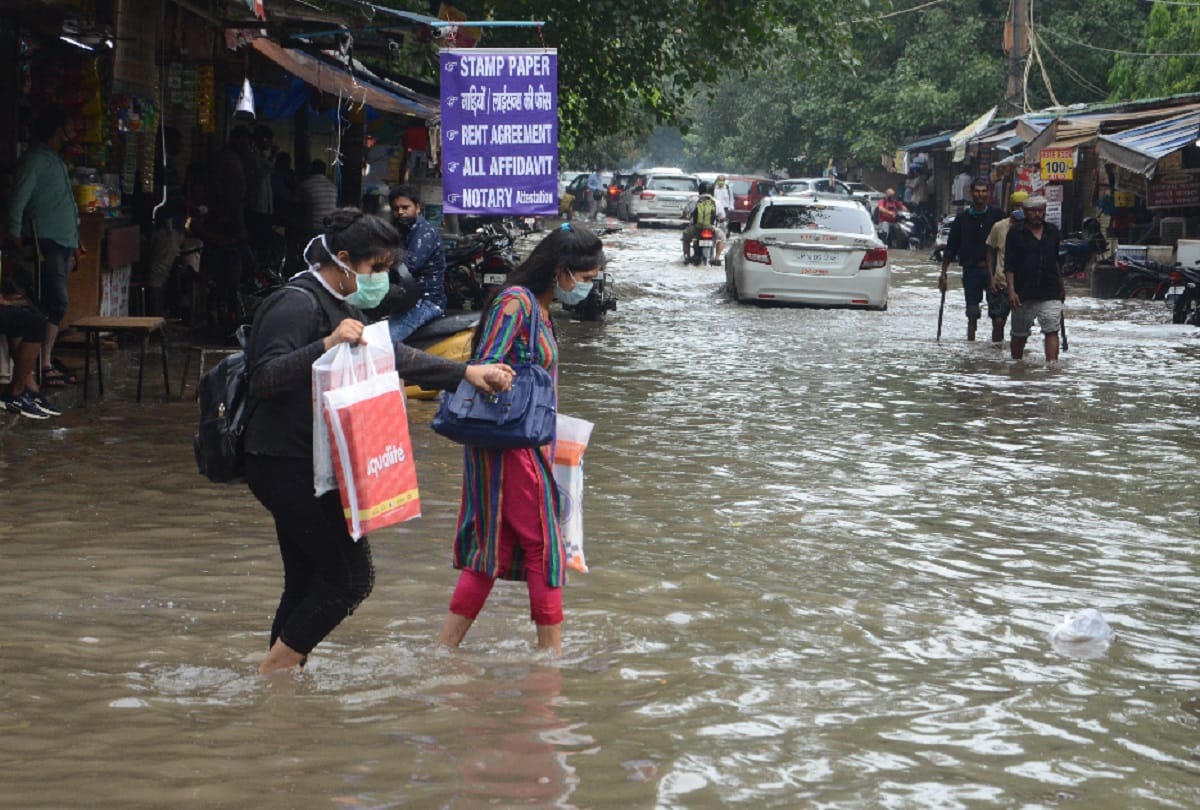 People happy due to cloud, rain and drops in delhi ... But waterlogging and jam 'ruined' 