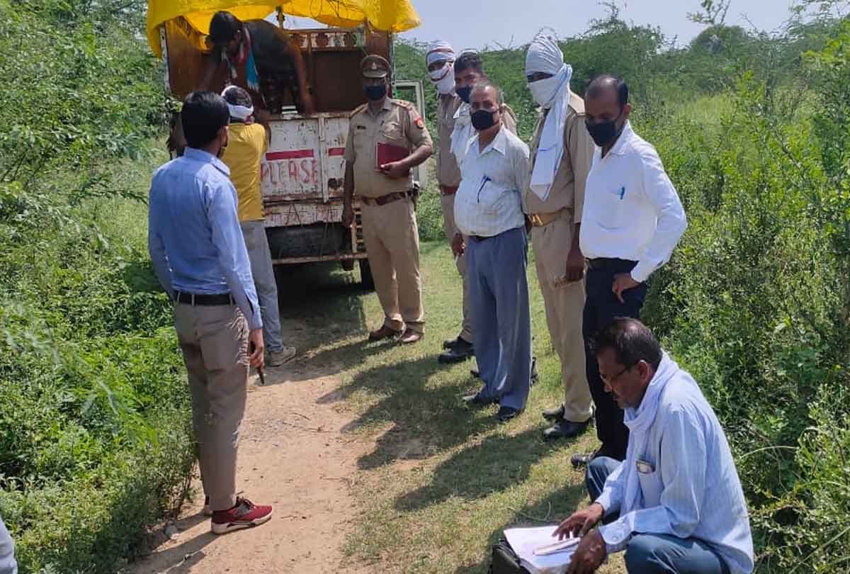 dead body found in forest in jalaun up