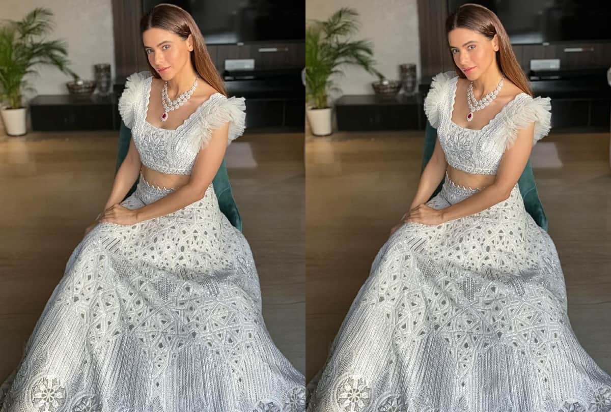 tv actress aamna sharif look royal in silver shade beautiful lehenga