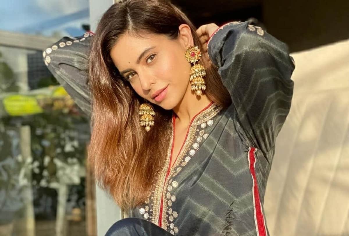 tv actress aamna sharif look royal in silver shade beautiful lehenga