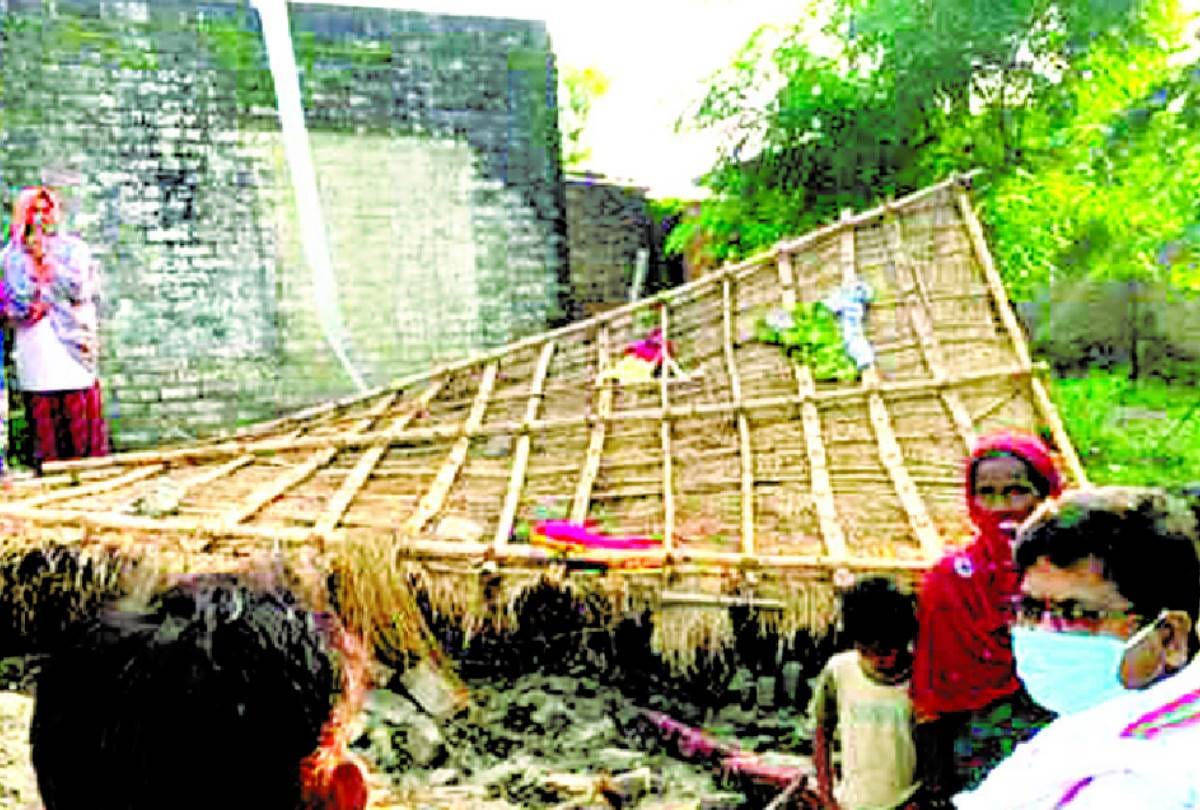 wall collapsed in nigohan, four years old girl died and couple injured