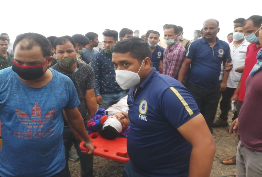Delhi Number Car fell into ditch in Tehri, one woman killed