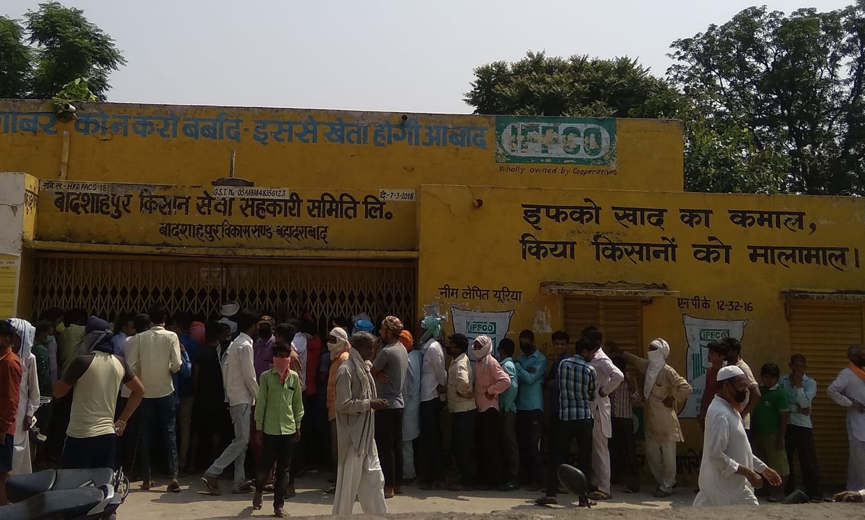 Farmers returned empty-handed due to urea failure