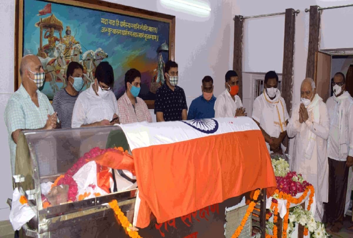 lalji tandon death Doctors too had moist eyes while farewell, see photos