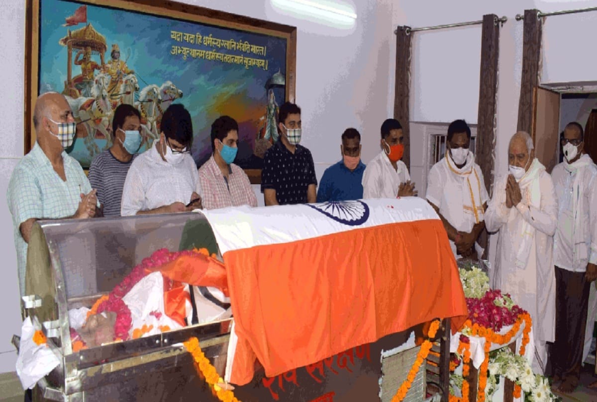 lalji tandon death Doctors too had moist eyes while farewell, see photos