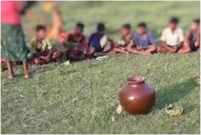 मासूमों को पिलाई देसी शराब