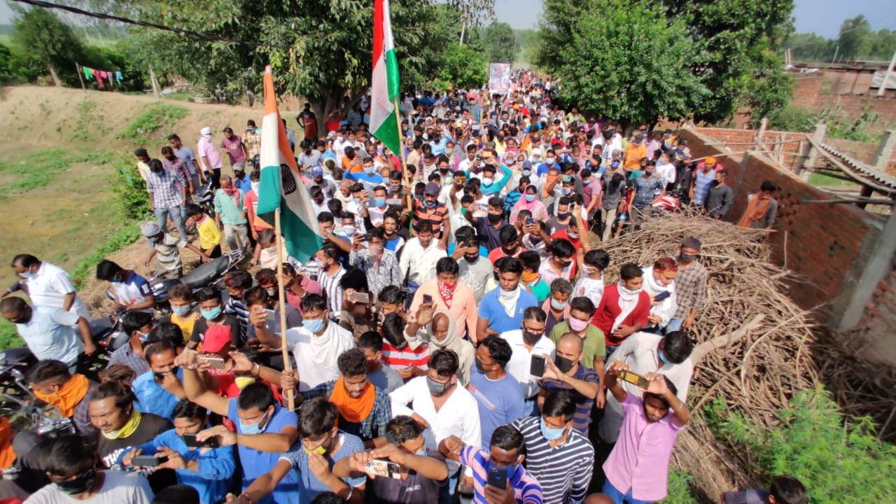 Uttarakhand Soldiers Martyr In Ladakh : dead body reaches, huge rush seen, photos