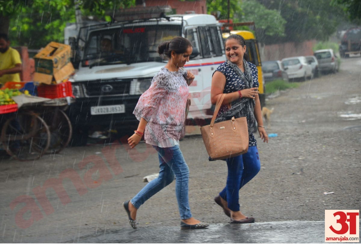 heavy rain in Jammu Kashmir, Three killed due to lightning in Poonch, Jammu Srinagar highway closed