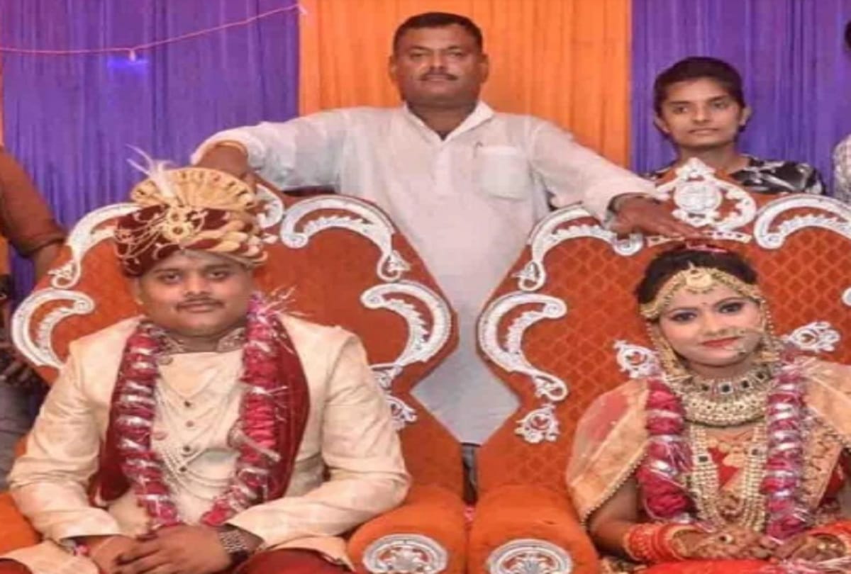There was an awe and death orgy that night as Vikas and Amar were shooting the policemen