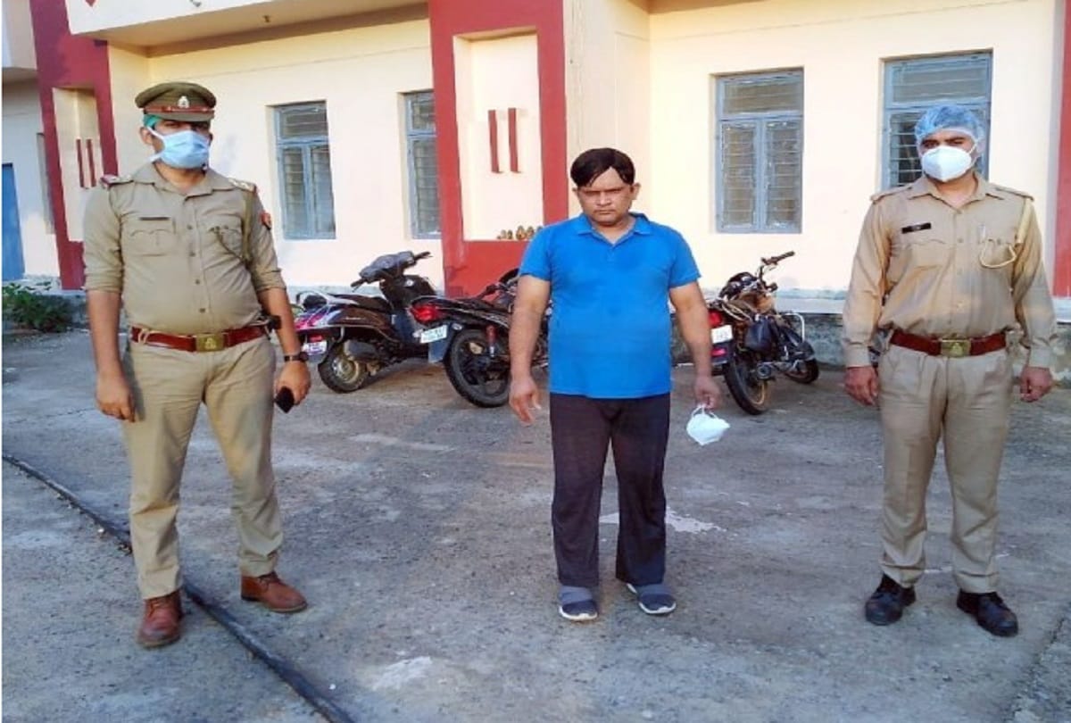 Aligarh pt deen dayal hospital doctor molests corona positive woman arrest