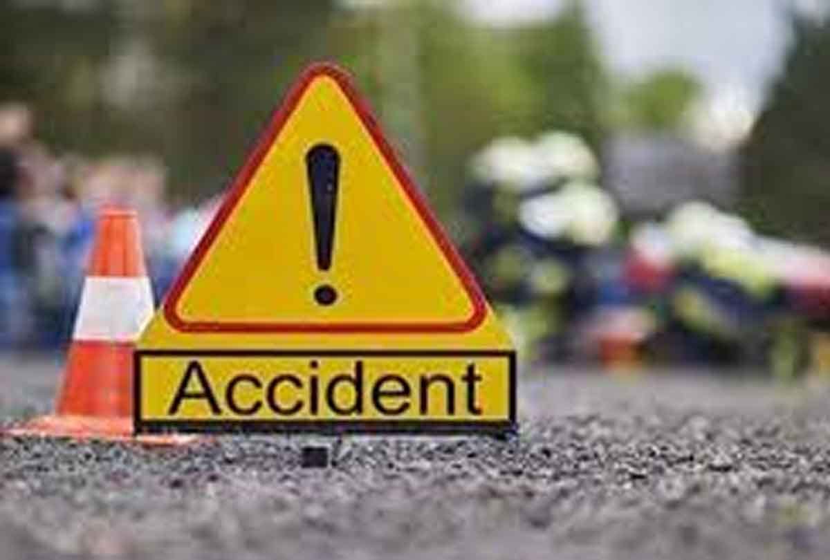 father died and son injured in a road accident in Saharanpur