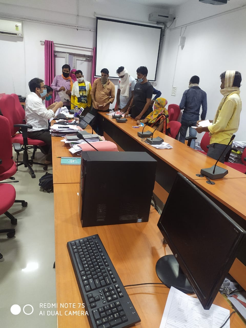 Nagar nigam social distance not fallow