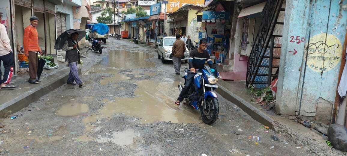 Broken road in Sahia Bazar