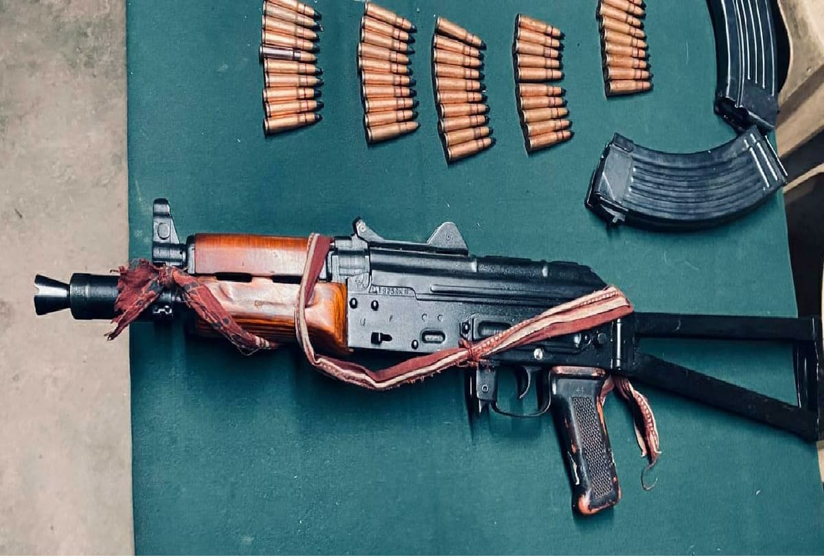 Jammu Kashmir latest news in hindi, terrorist hideout busted in Baramulla, search operation, weapon Recovered