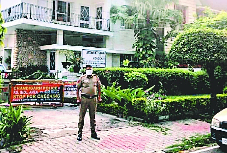 BJP chandigarh office closed for few days in view of rising corona cases