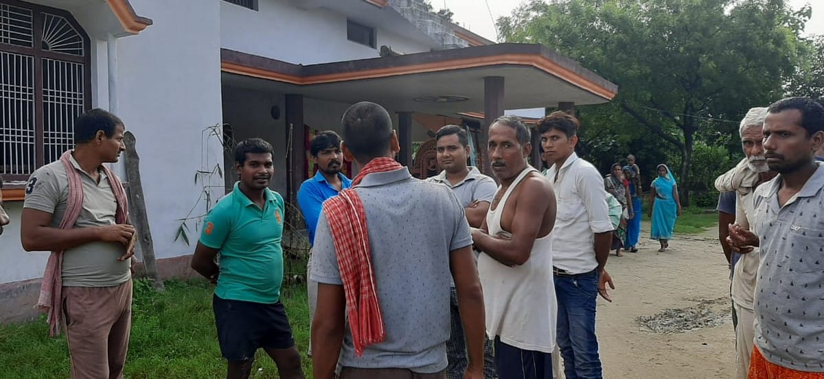 Criminal attacked on village firing on villagers three caught many injured in ballia up