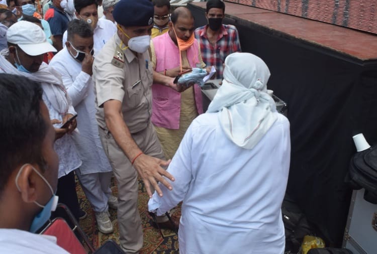 Man cut off legs nerve outside BJP state office in Rohtak