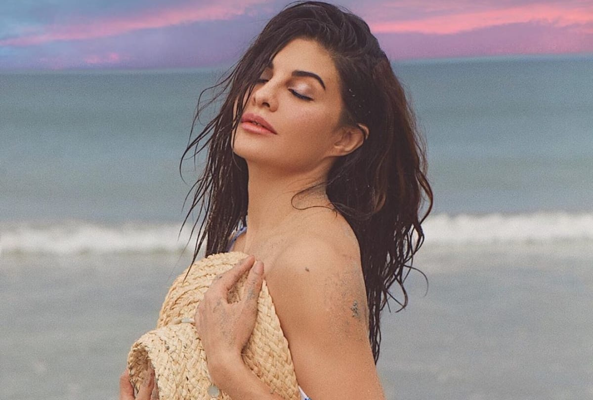 Jacqueline Fernandez gifts her staff member a car as Dusshera gift