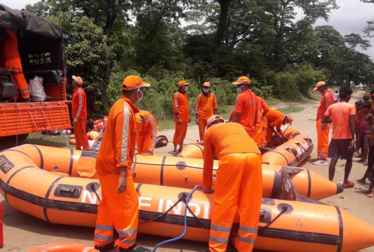 NDRF team engaged in flood affected area at Kushinagar