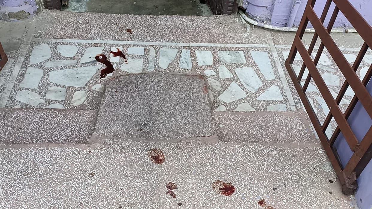SDM office worker vandalized home, stabbed mother's head