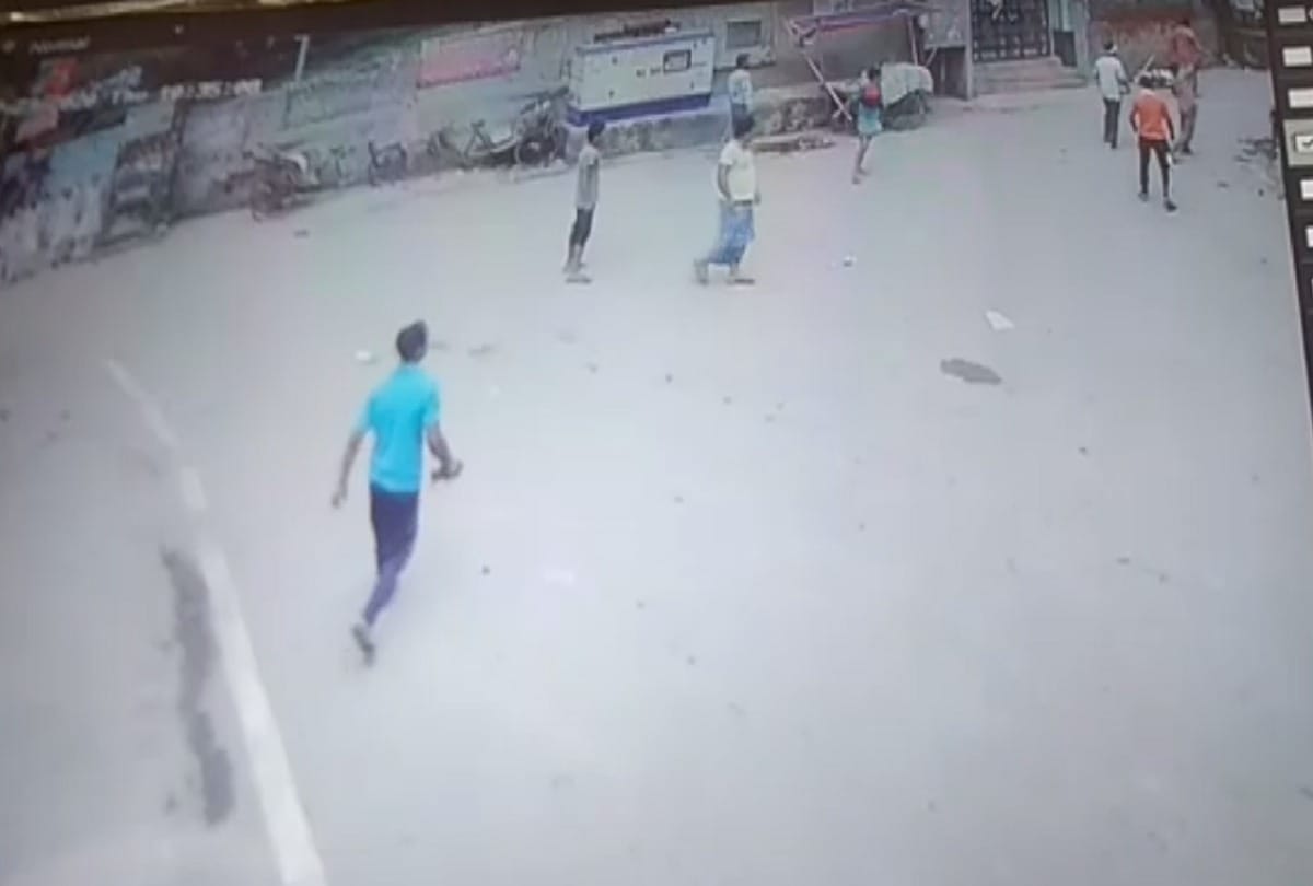 Bank and revenue team went to recovery attacked ran and beaten police saved
