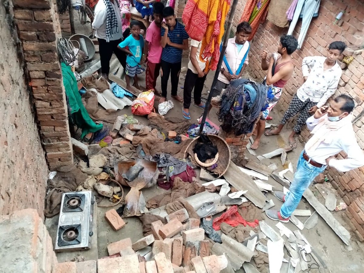Many injured in cylinder blast due to leak gas in kitchen during cooking in sarnath varanasi
