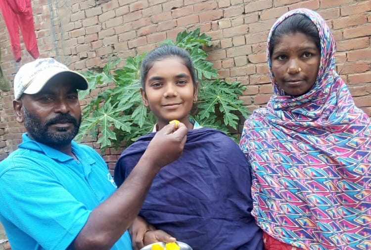 Hair dresser's Daughter in punjab scores 99.5 percent in punjab board 12th exam