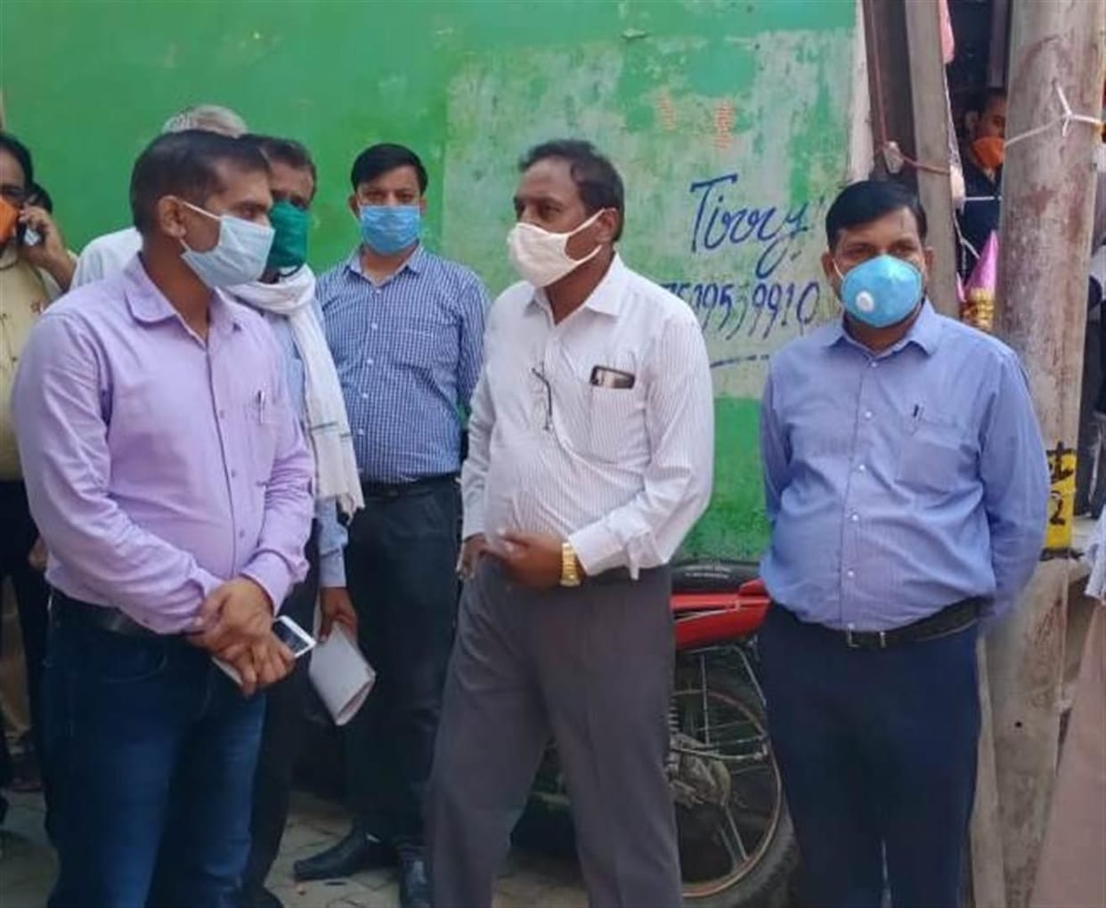 Hathras: Sensation spread as soon as the corona positive is found in the town