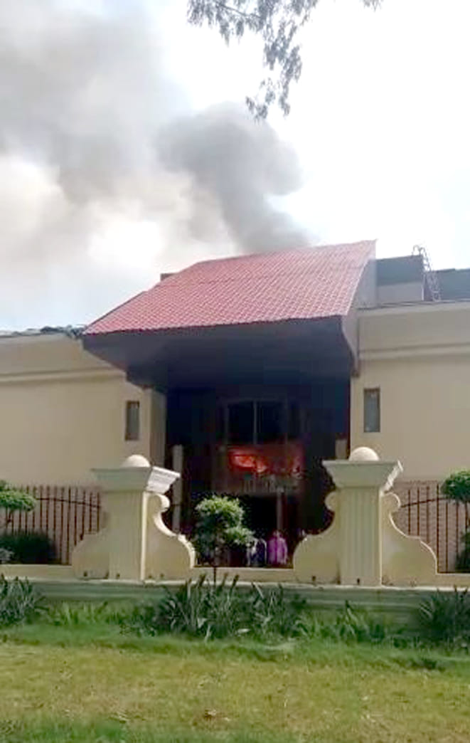 Fire on two floors of resort and Sari center