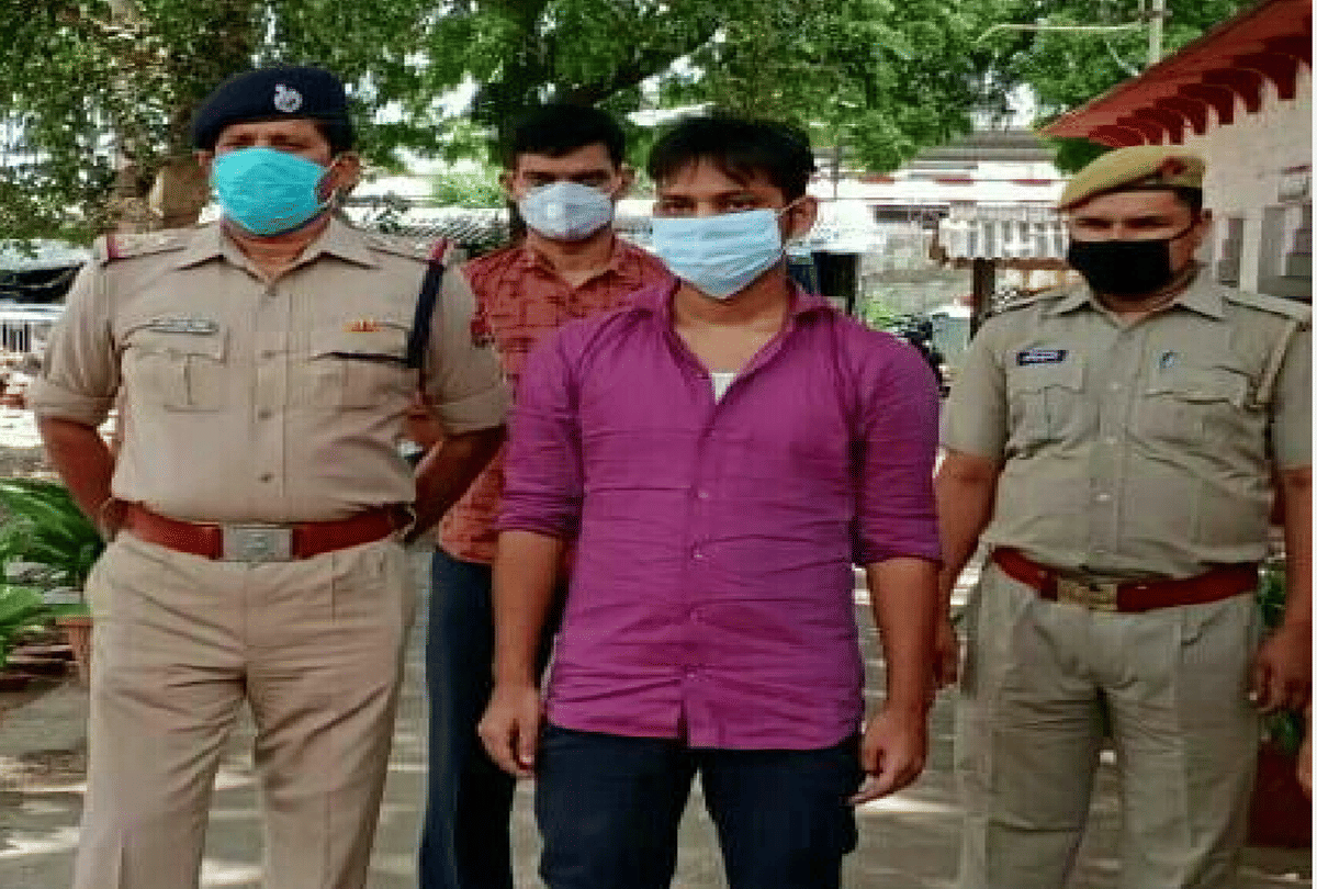Girl Arrested By Grp Agra In Smuggling Of Hemp From Visakhapatnam